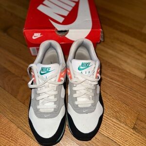 Women Nike AirMax, size 10 , Color: White/Black-New Green